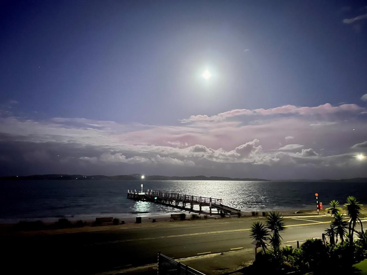 Beach Front Resort! Maraetai Esterno foto