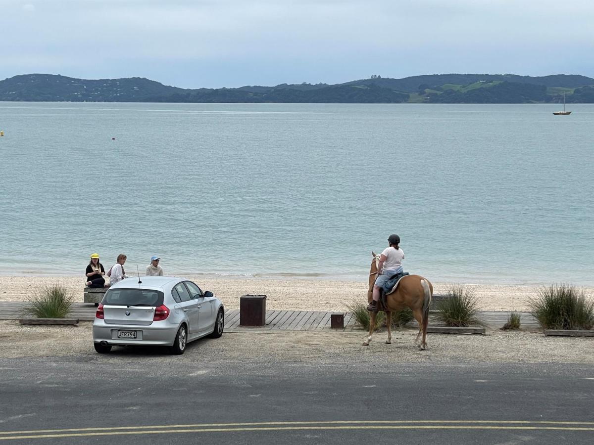 Beach Front Resort! Maraetai Esterno foto
